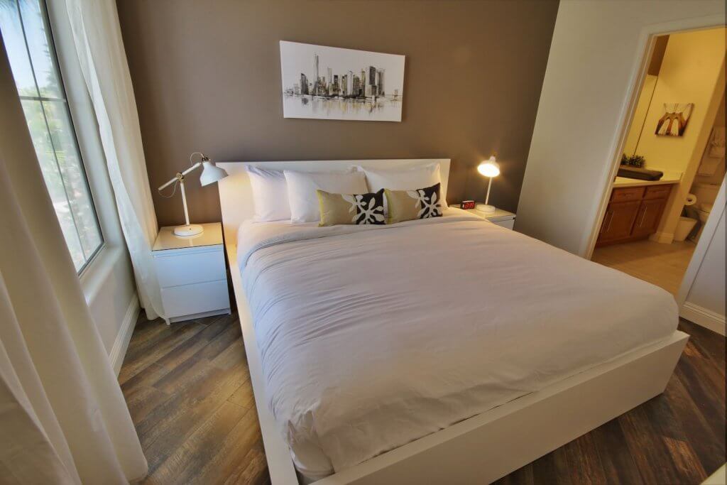 1-bedroom condo furnished