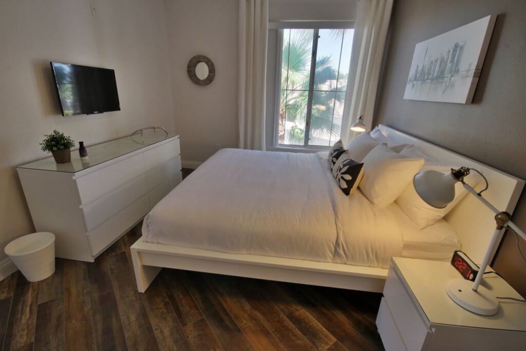 1-bedroom condo furnished