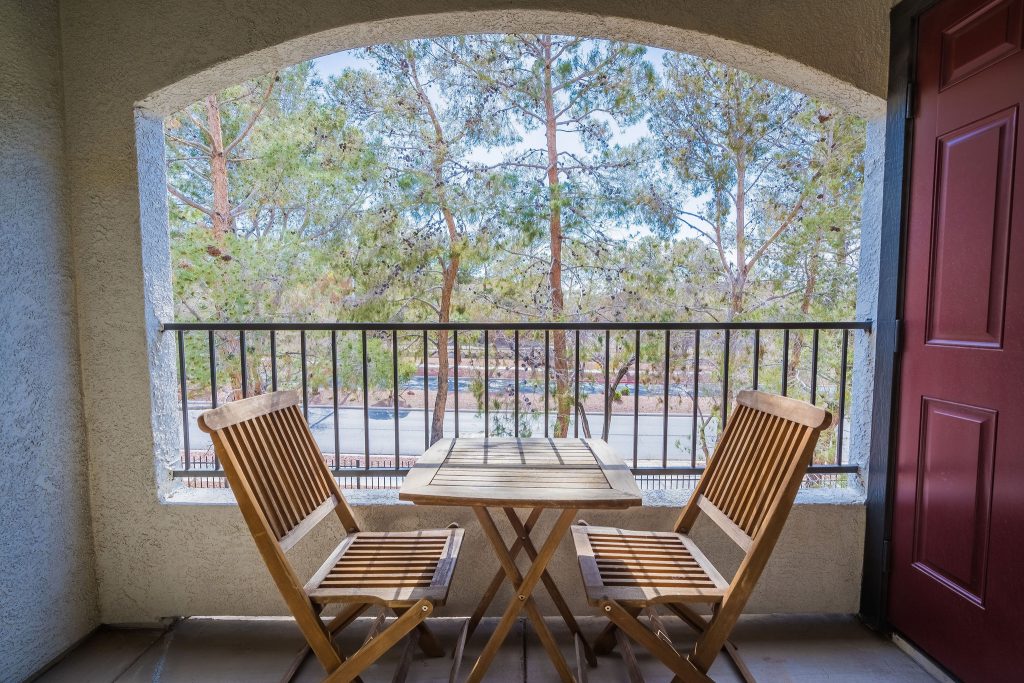 702 Housing – Luna – Balcony