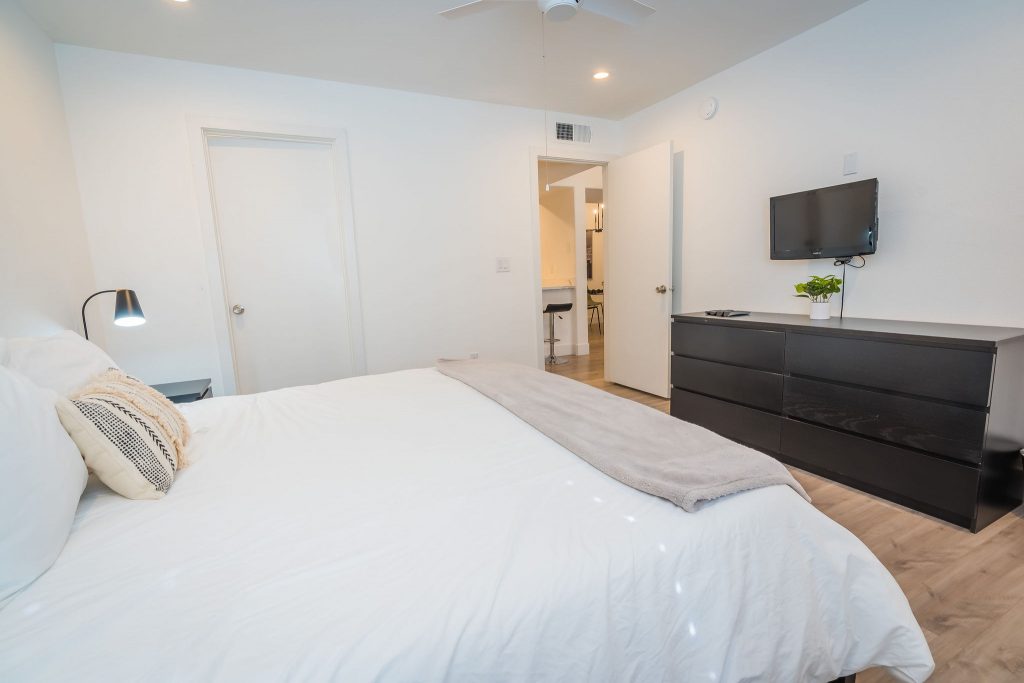 702 Housing – Luna – Bedroom1