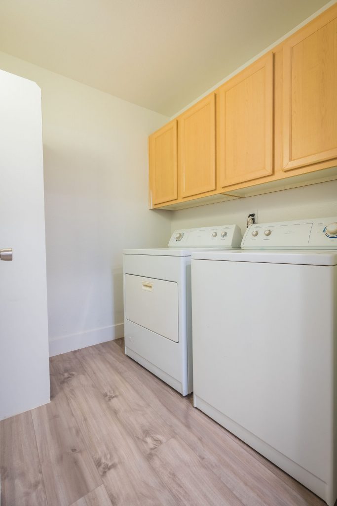 702 Housing – Luna – Laundry