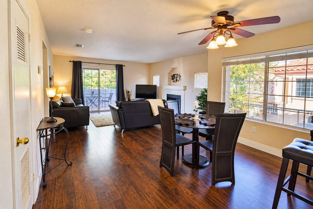 Bright Modern Living and Dining Space – Hillpoints Green Valley Henderson NV