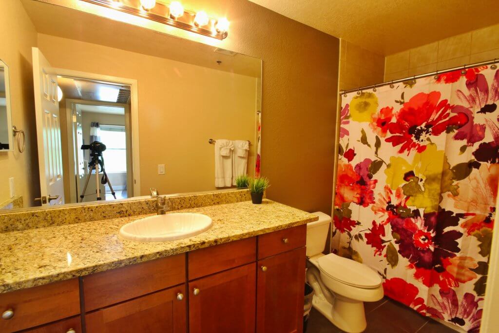 HDRtist HDR – http://www.ohanaware.com/hdrtist/