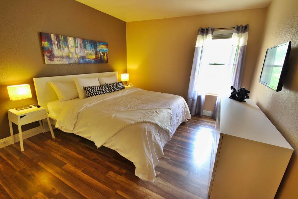 HDRtist HDR – http://www.ohanaware.com/hdrtist/