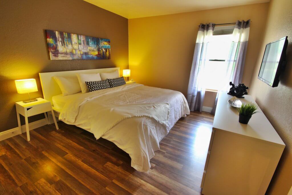 HDRtist HDR – http://www.ohanaware.com/hdrtist/