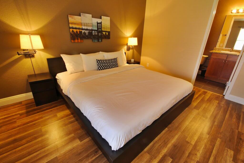 HDRtist HDR – http://www.ohanaware.com/hdrtist/