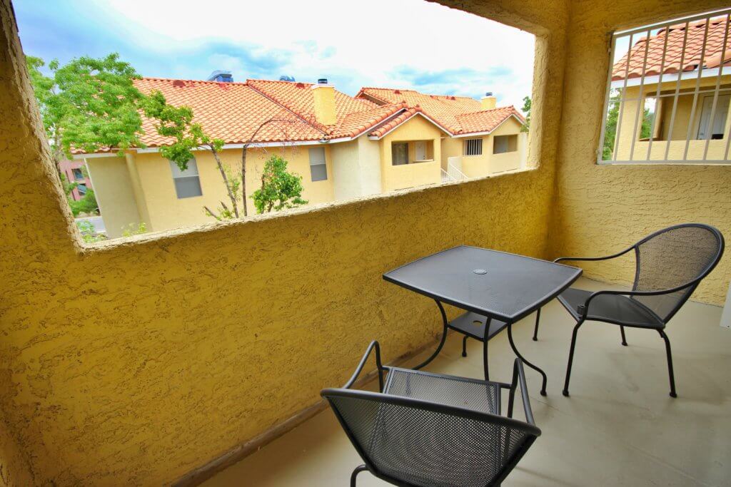 HDRtist HDR – http://www.ohanaware.com/hdrtist/