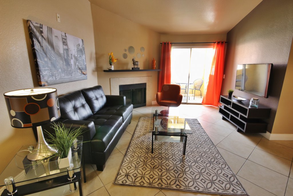 HDRtist HDR – http://www.ohanaware.com/hdrtist/