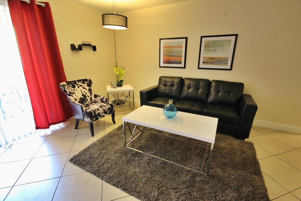 HDRtist HDR – http://www.ohanaware.com/hdrtist/