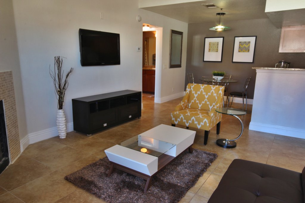 HDRtist HDR – http://www.ohanaware.com/hdrtist/