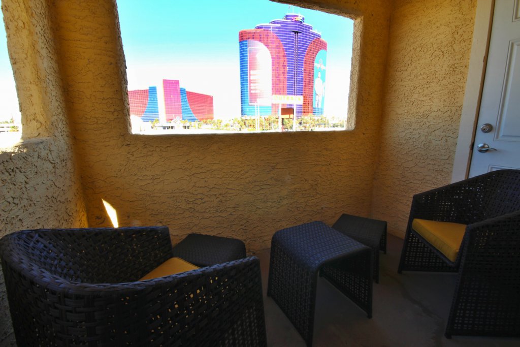 HDRtist HDR – http://www.ohanaware.com/hdrtist/