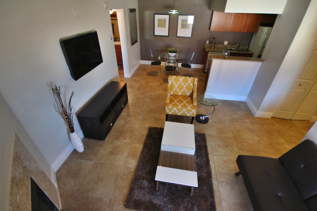 HDRtist HDR – http://www.ohanaware.com/hdrtist/