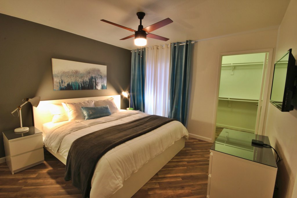 corporate-suites-henderson-horizons-spectrum-bedroom