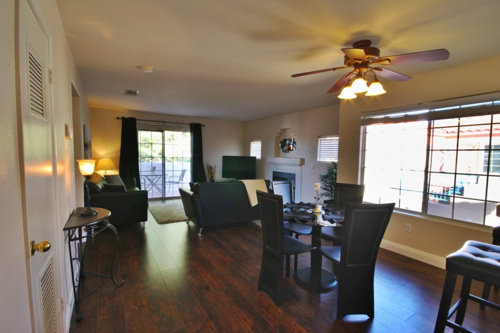 short-term-rentals-henderson-702-housing-hillpointe-kitchen-3