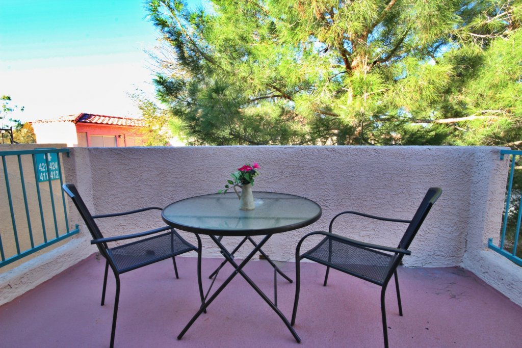short-term-rentals-henderson-702-housing-hillpointe-patio