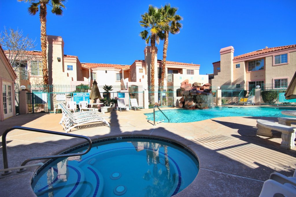 short-term-rentals-henderson-702-housing-serenade-community-4