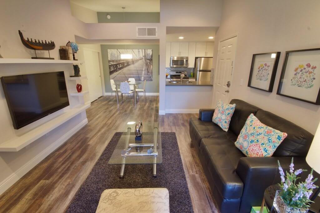 IMG_0571,-IMG_0572,-IMG_0573-compressor