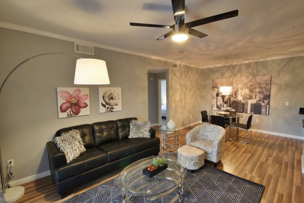 month-to-month rentals henderson – hilltop – living room 1