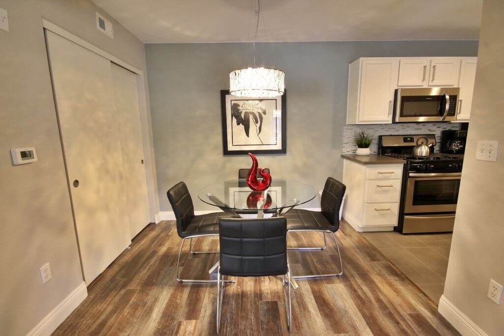 IMG_2417,-IMG_2418,-IMG_2419-compressor