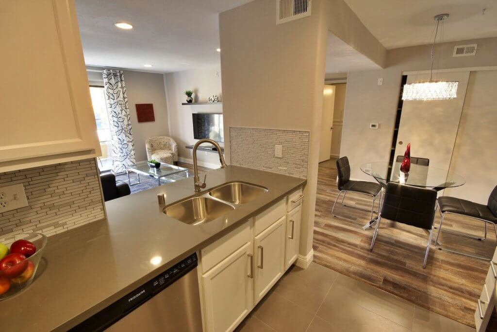 IMG_2435,-IMG_2436,-IMG_2437-compressor