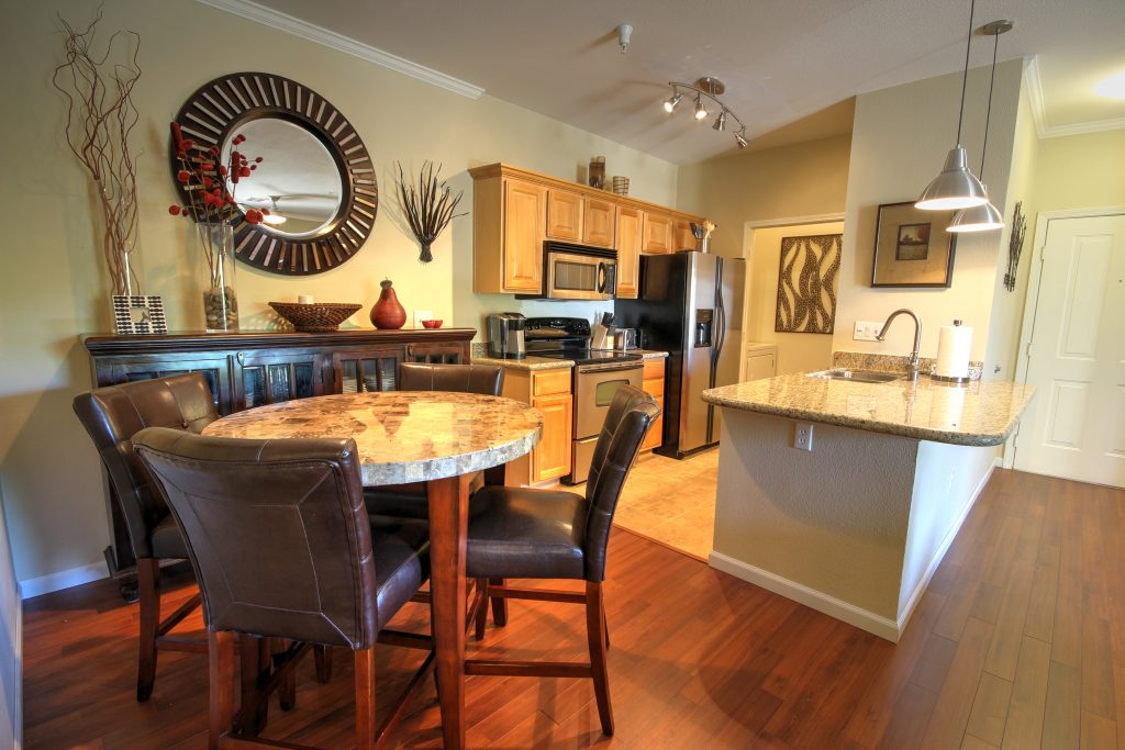 702-housing-henderson-avalon-at-seven-hills-montage-dining-table