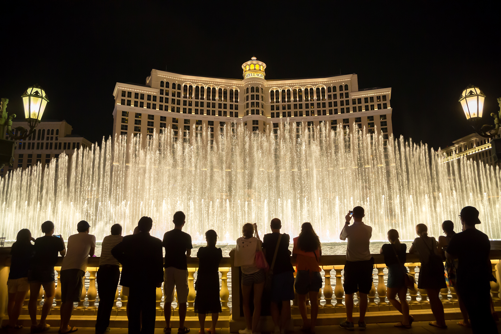 NFL draft in Las Vegas: Bellagio fountains, scuba divers, slot