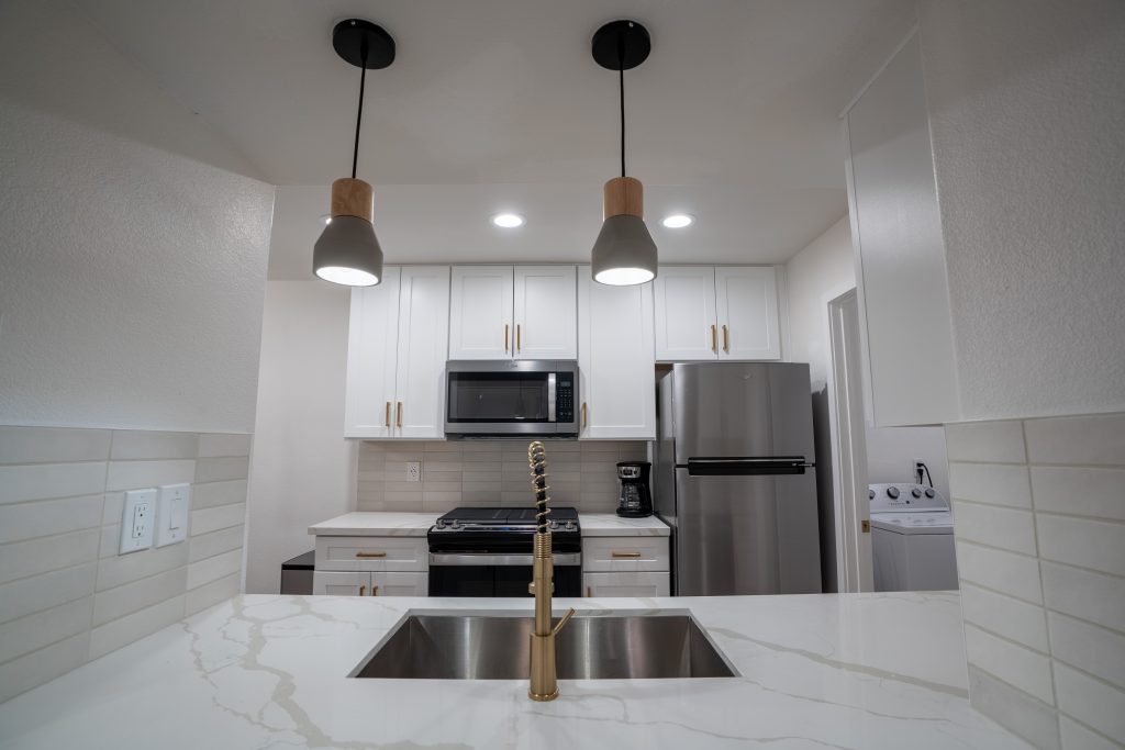 Avanti 702 Housing Kitchen Bar