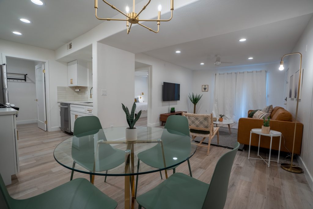 Avanti 702 Housing Kitchen and Dining