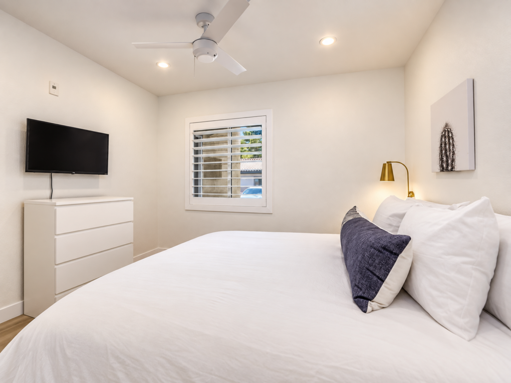 avanti-primary-bedroom-closet-view-las-vegas-nv