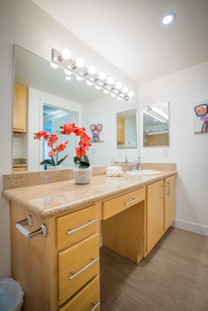 Sierra Sky 702 Housing Bathroom2