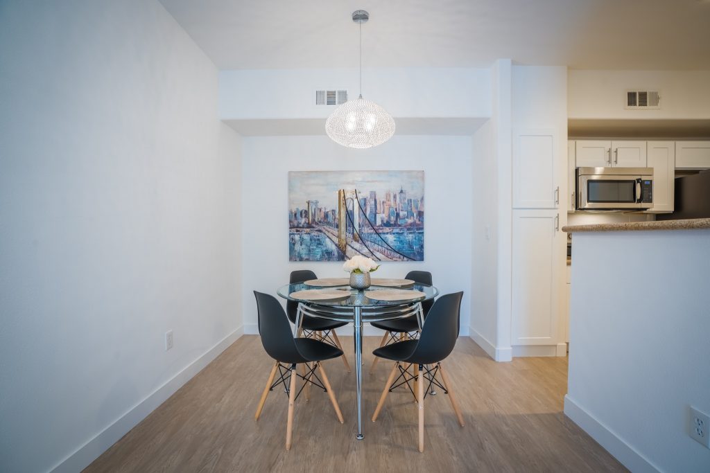 Sierra Sky 702 Housing Dinning