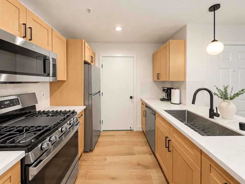 sagewood-117-galley-kitchen-henderson-nv